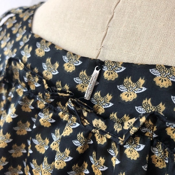 MISA Tbags Los Angeles Patterned Ruffle Blouse EUC - Picture 5 of 9